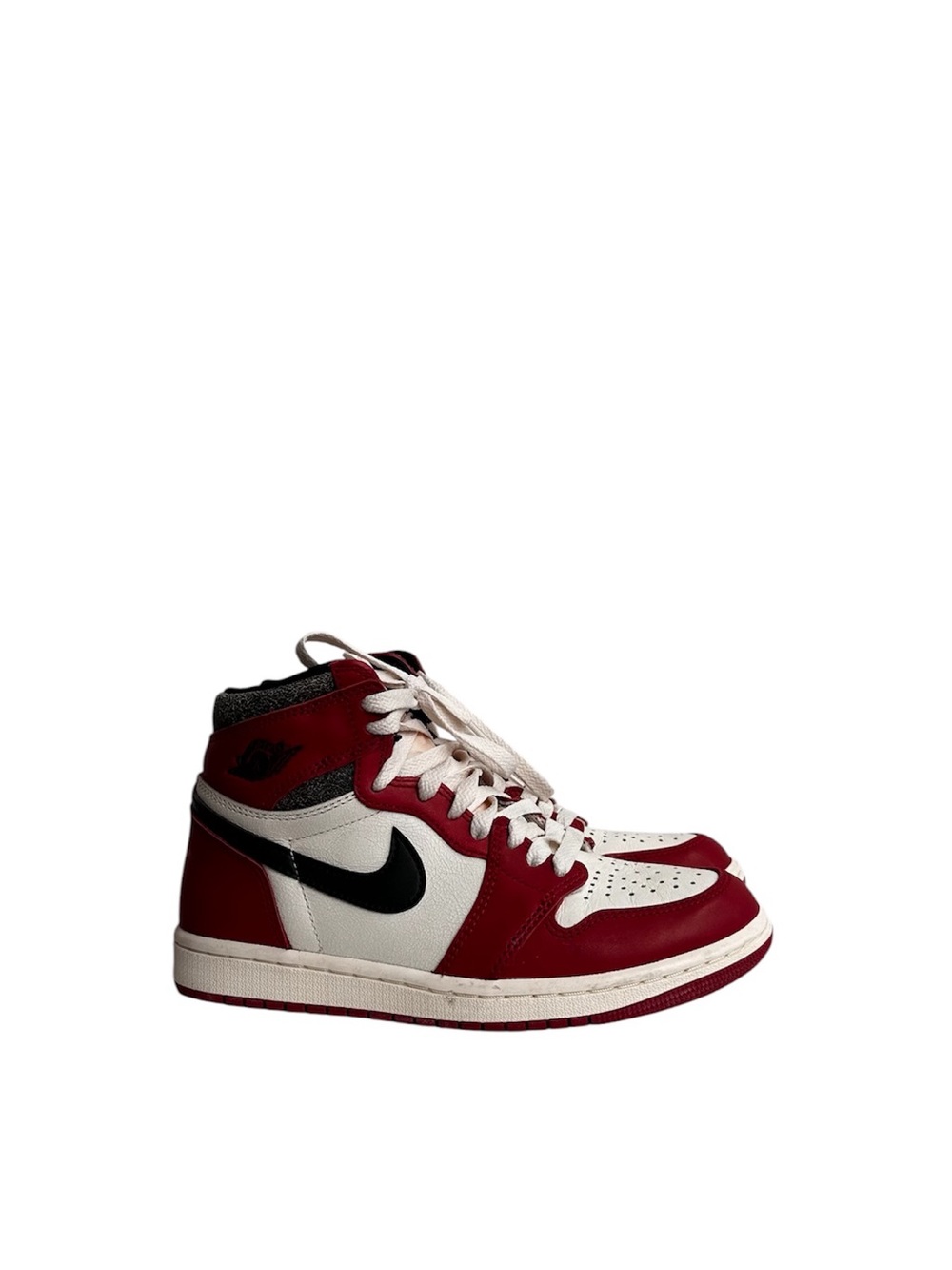 Air Jordan 1 Retro High Lost & Found
Chicago